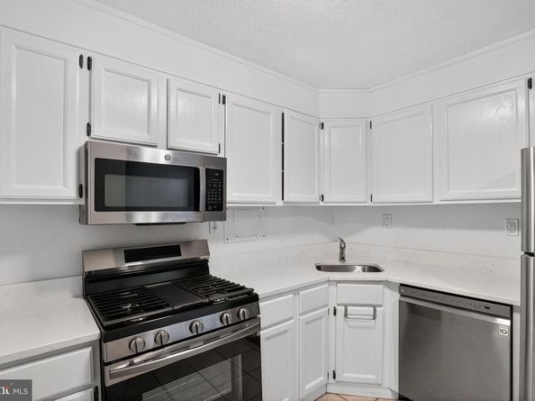 4600 S Four Mile Run Drive 421, Arlington VA 22204