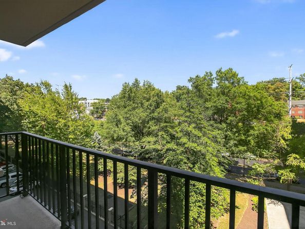 4600 S Four Mile Run Drive 421, Arlington VA 22204