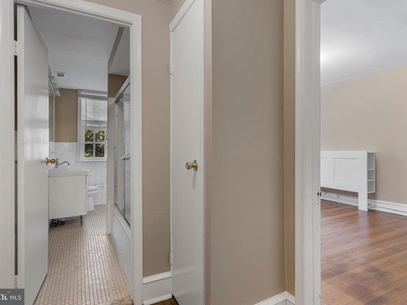 415 City Avenue H2, Merion Station PA 19066