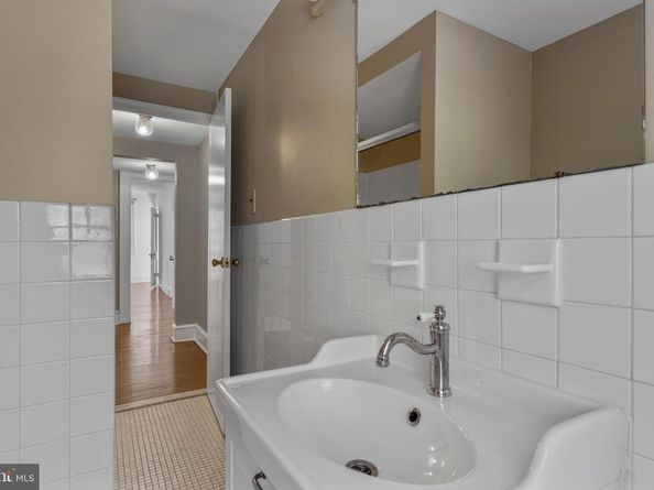 415 City Avenue H2, Merion Station PA 19066
