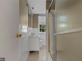 415 City Avenue H2, Merion Station PA 19066