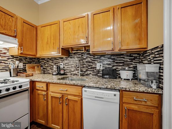 265 S 9TH Street 1F, Philadelphia PA 19107