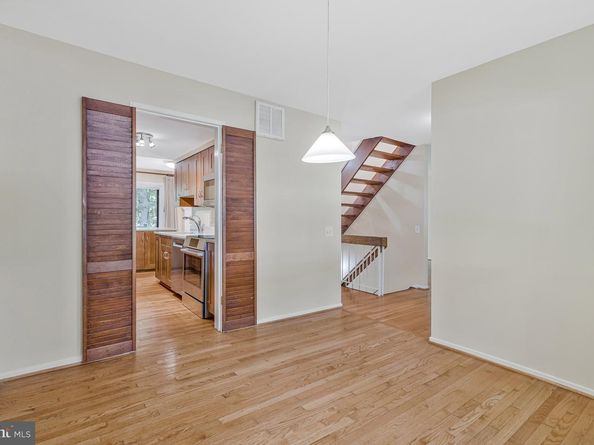 1635 Bentana Way, Reston VA 20190