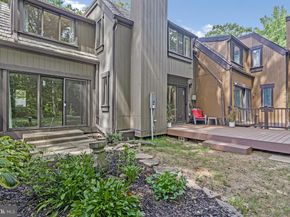 1635 Bentana Way, Reston VA 20190