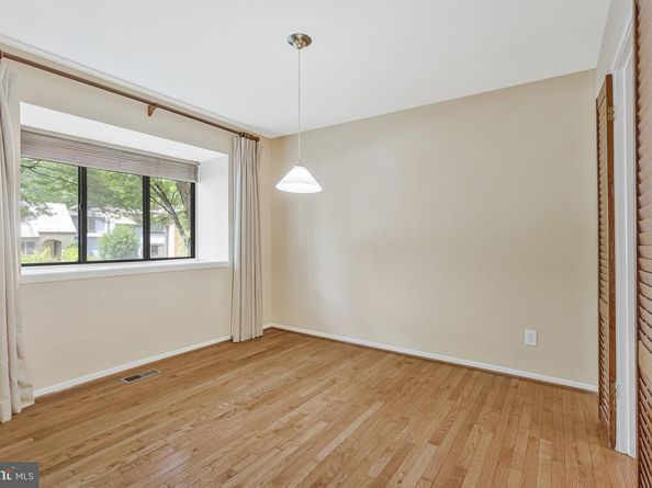1635 Bentana Way, Reston VA 20190