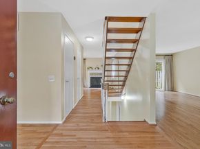 1635 Bentana Way, Reston VA 20190
