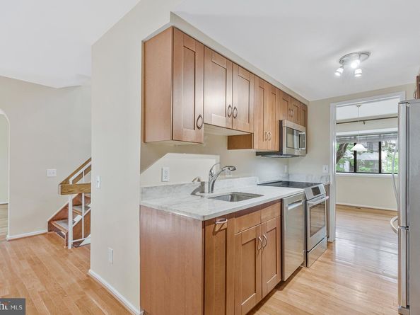 1635 Bentana Way, Reston VA 20190