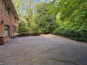3020 N Peary Street, Arlington VA 22207
