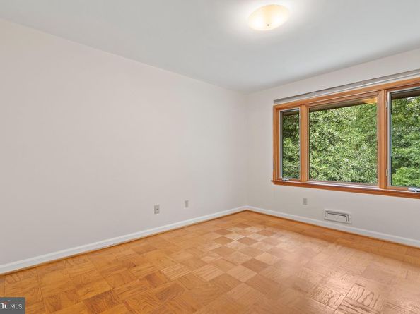 3020 N Peary Street, Arlington VA 22207