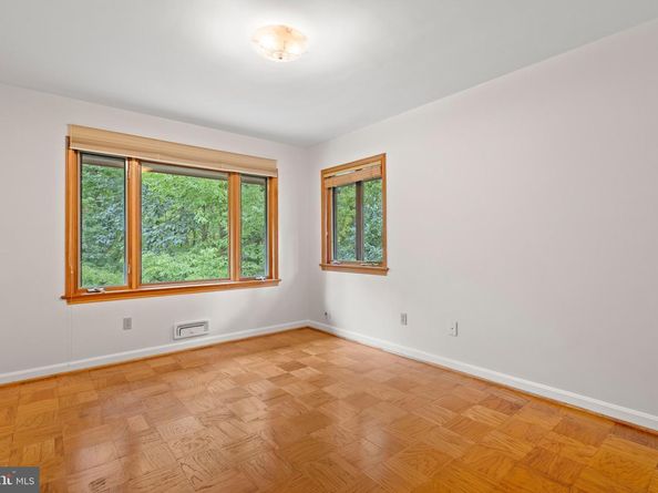 3020 N Peary Street, Arlington VA 22207