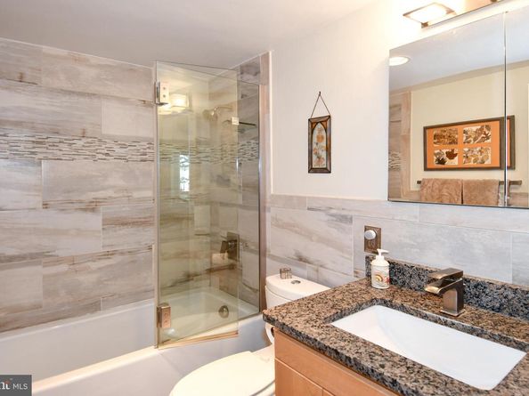 1435 4TH Street SW B108, Washington DC 20024