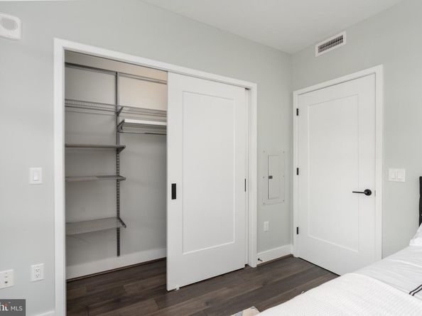 1300 4TH Street SE 715, Washington DC 20003