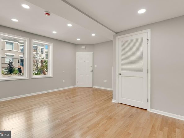 303 Seaton Place NE 2, Washington DC 20002