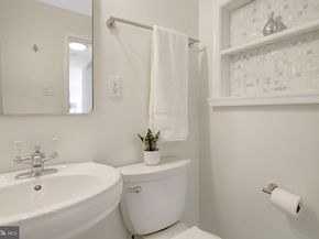 2016 N Adams Street 810, Arlington VA 22201