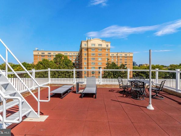 2016 N Adams Street 810, Arlington VA 22201
