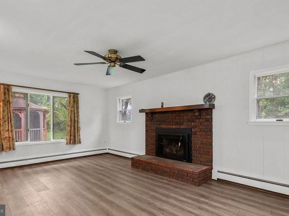 31 Kingwood Lane, Levittown PA 19055