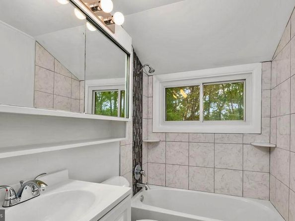 31 Kingwood Lane, Levittown PA 19055