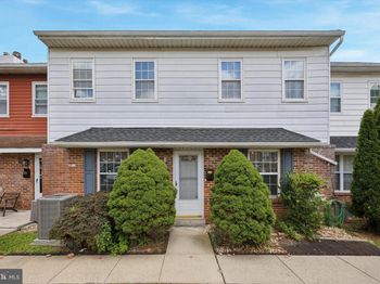 1604 Whitpain Hills