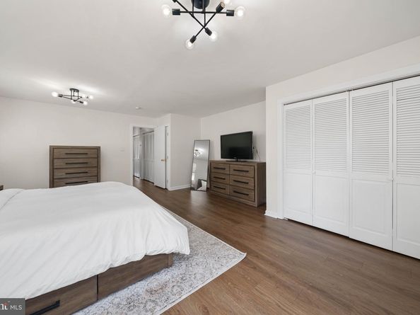 6991 Silverwood Street, Philadelphia PA 19128
