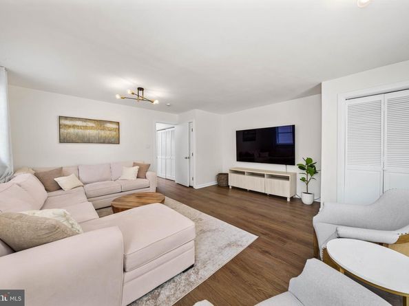 6991 Silverwood Street, Philadelphia PA 19128
