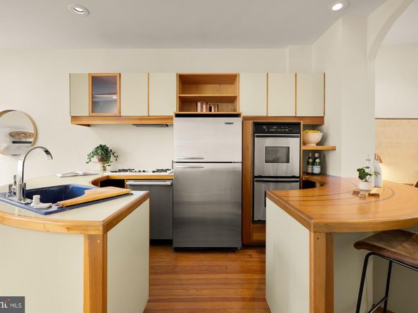 1735 Riggs Place NW, Washington DC 20009
