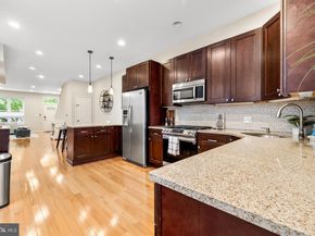 2434 Carpenter Street, Philadelphia PA 19146