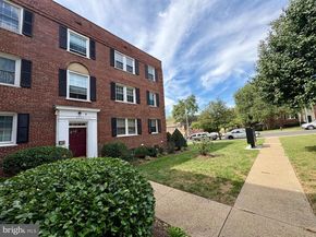 2008 38TH Street SE 302, Washington DC 20020
