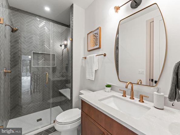 5016 6TH Street N, Arlington VA 22203