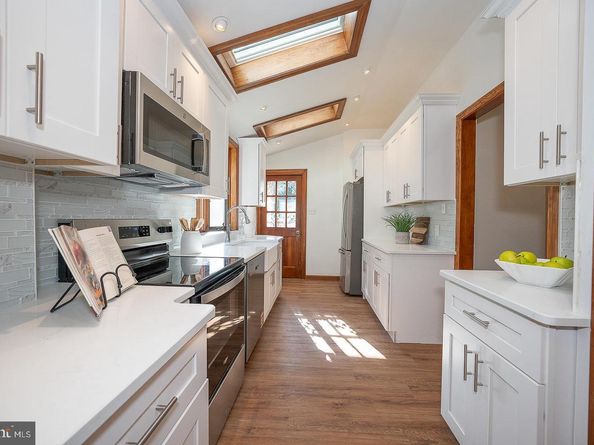 875 Old State Road, Berwyn PA 19312