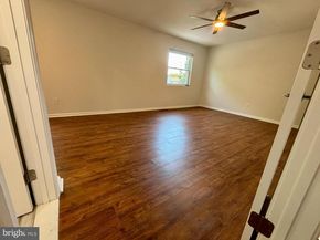 409 N Argonne Avenue N, Sterling VA 20164