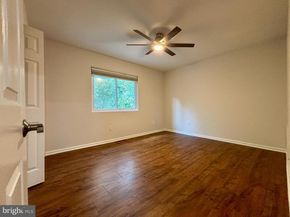 409 N Argonne Avenue N, Sterling VA 20164