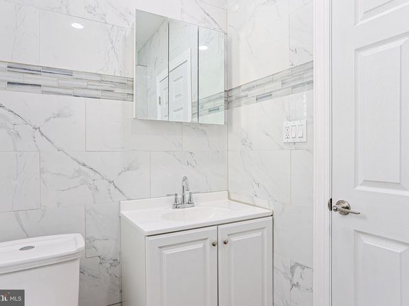 802 W Ritner Street, Philadelphia PA 19148