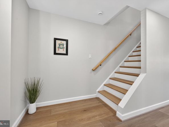 33 Dudley Court 25, Bethesda MD 20814
