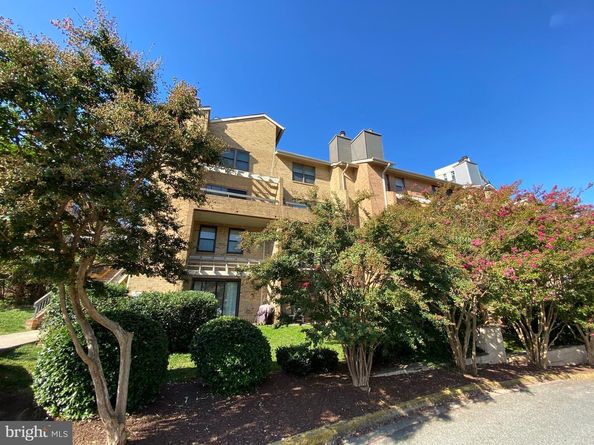 33 Dudley Court 25, Bethesda MD 20814
