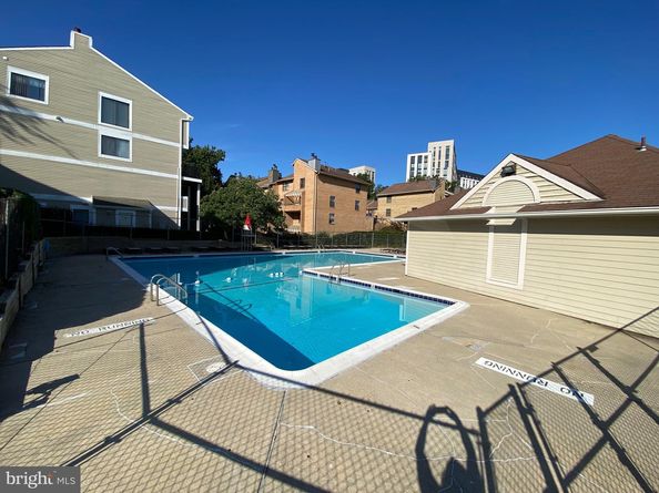 33 Dudley Court 25, Bethesda MD 20814