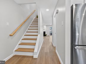 33 Dudley Court 25, Bethesda MD 20814