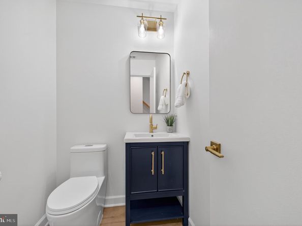 33 Dudley Court 25, Bethesda MD 20814