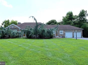 1526 Sandy Hill