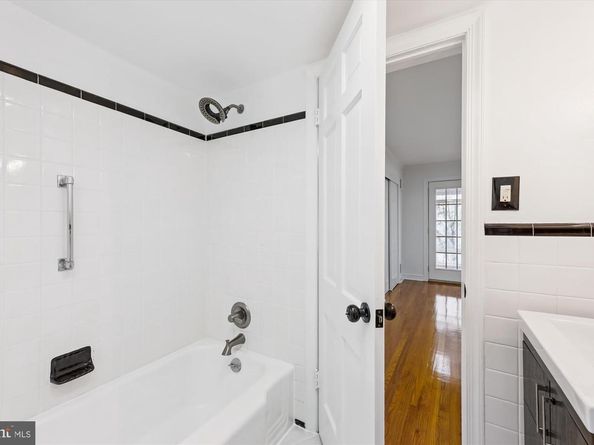2420 I Street NW, Washington DC 20037