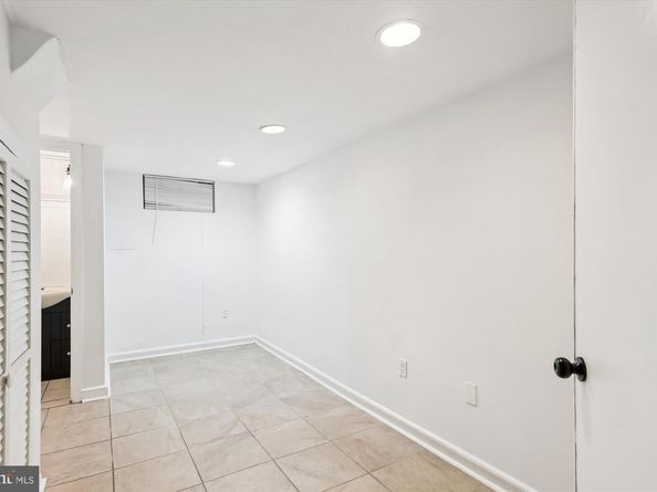 2420 I Street NW, Washington DC 20037