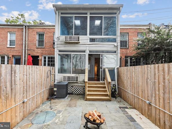 2420 I Street NW, Washington DC 20037