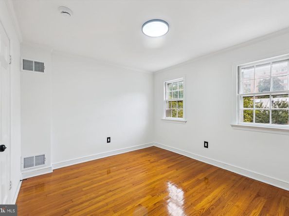 2420 I Street NW, Washington DC 20037