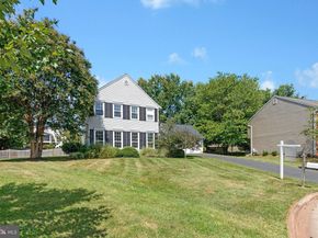 11 Coloma Court, Sterling VA 20164