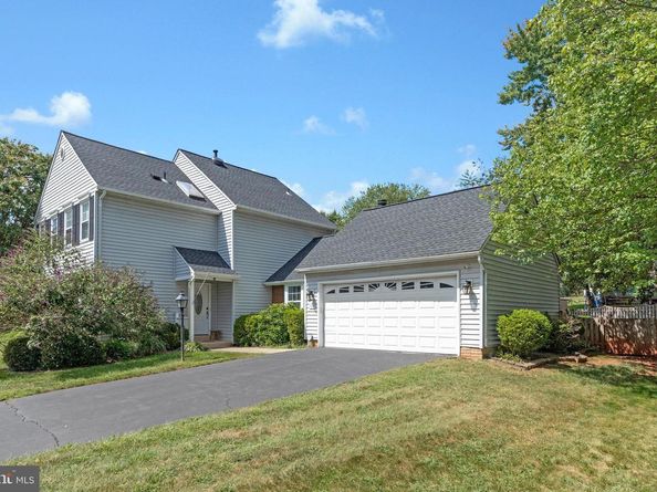 11 Coloma Court, Sterling VA 20164