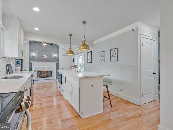 11 Coloma Court, Sterling VA 20164