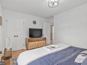11 Coloma Court, Sterling VA 20164