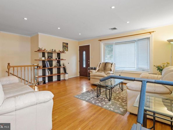 1514 N Hills Avenue, Willow Grove PA 19090