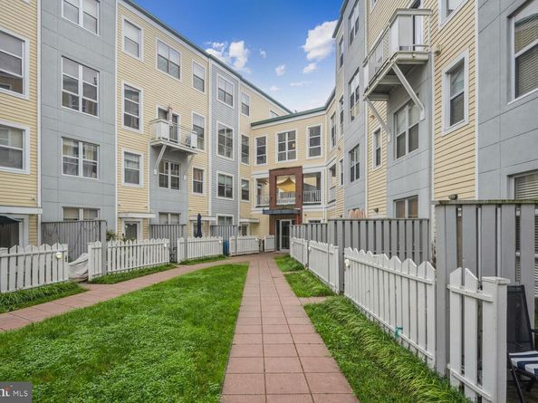 343 Cedar Street NW 322, Washington DC 20012