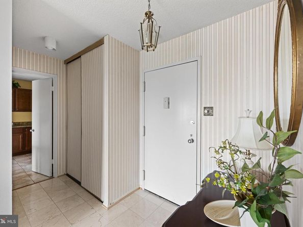 205 Yoakum Parkway 607, Alexandria VA 22304