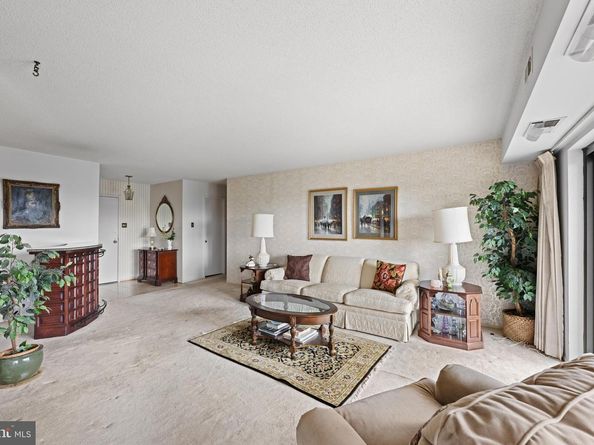205 Yoakum Parkway 607, Alexandria VA 22304